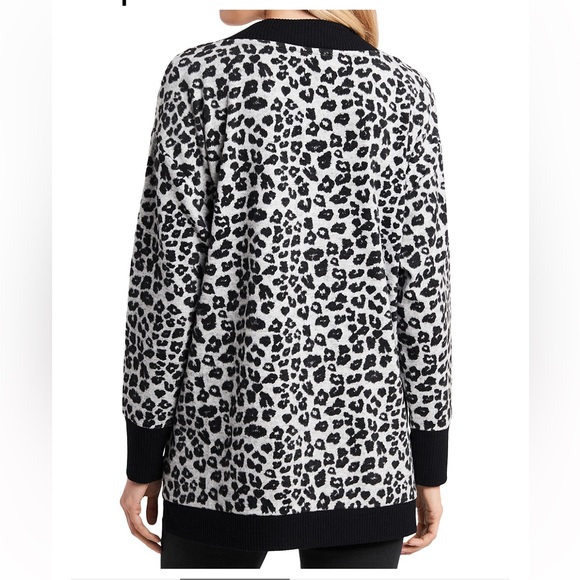NWOT Vince Camuto M leopard print sweater - Picture 4 of 4